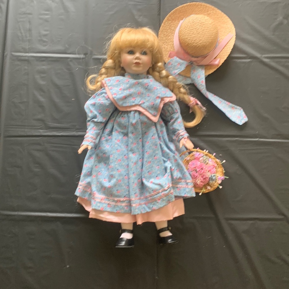 Seymour Mann Connoisseur Collection Sara-Ann Porcelain Doll